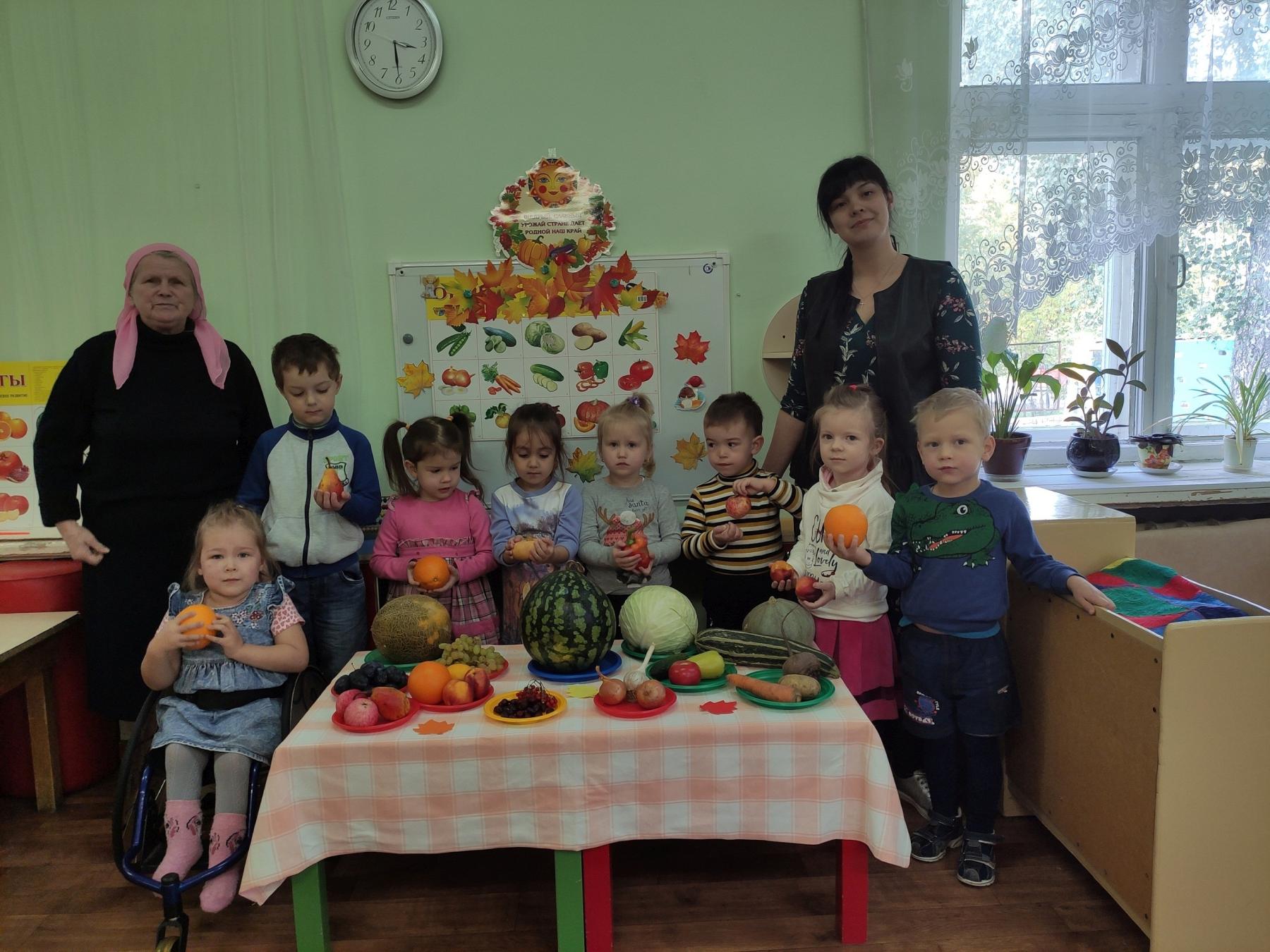 Выставка плодов "Что нам осень подарила"